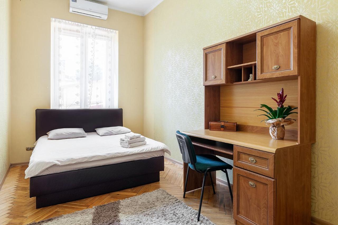 Bv Apartments Homey Lviv Exterior photo